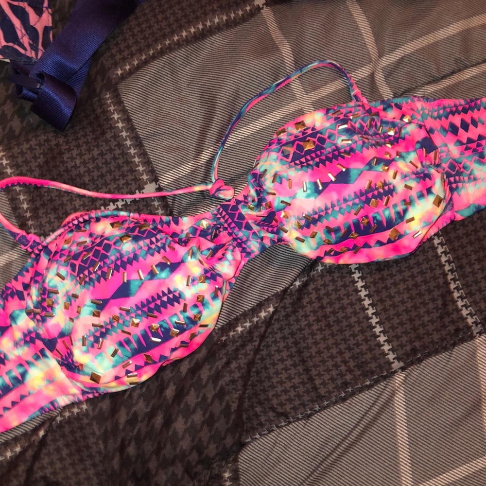Victoria’s Secret bikini top
